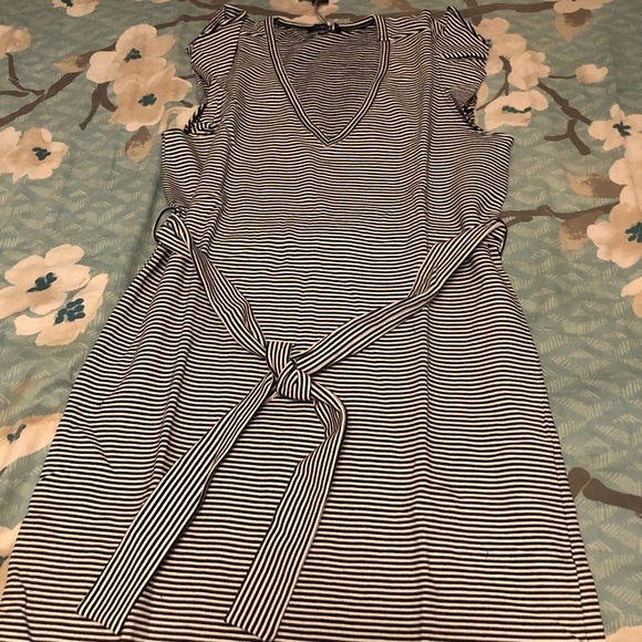 6 FOR $15 NWT medium black and white striped dress - Picture 3 of 3
